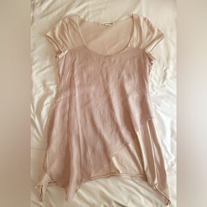 Johnny was cotton and silk shirt. Asymmetrical hem